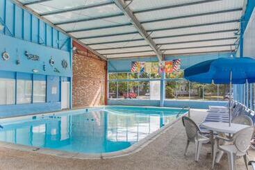 호텔 America S Best Value Inn & Suites/hyannis