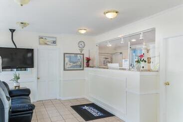 هتل America S Best Value Inn & Suites/hyannis