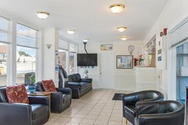 호텔 America S Best Value Inn & Suites/hyannis