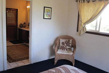 هتل Blue Tile Beach House