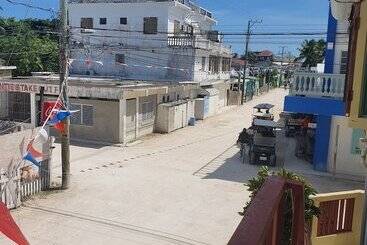 هتل Caye Caulker Plaza