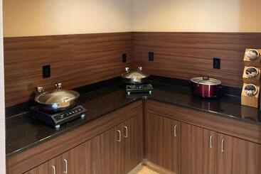 هتل Comfort Inn & Suites Ankeny  Des Moines