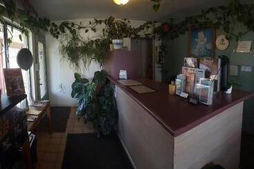 هتل Cozy Inn