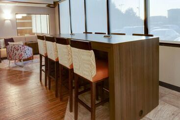 هتل Drury Inn & Suites Louisville East