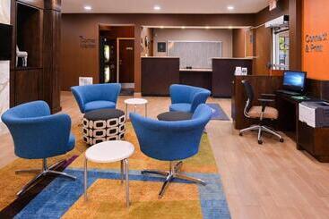 هتل Fairfield Inn & Suites Louisville North