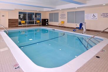 هتل Fairfield Inn & Suites Louisville North