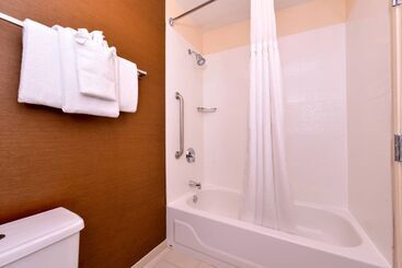 هتل Fairfield Inn & Suites Louisville North
