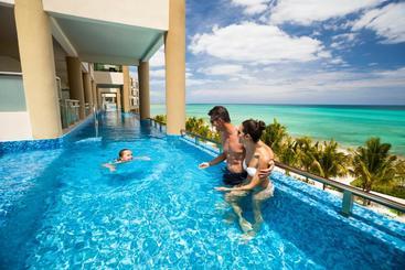 Generations Riviera Maya Family Resort Catamarán, Aqua Nick & More Inclusive