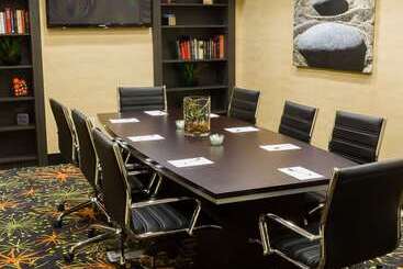 هتل Hampton Inn & Suites Tulsa/central