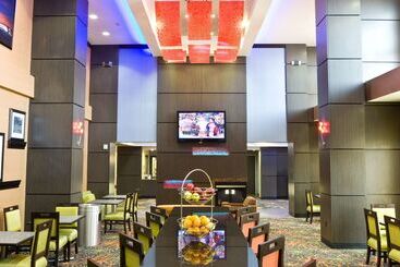 هتل Hampton Inn & Suites Tulsa/central