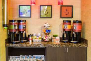هتل Hampton Inn & Suites Tulsa/central