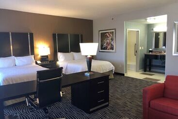 هتل Hampton Inn & Suites Tulsa/central
