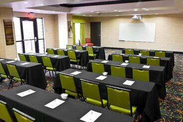 هتل Hampton Inn & Suites Tulsa/central