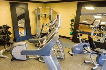 هتل Hampton Inn & Suites Tulsa/central