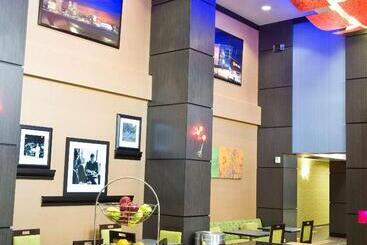 هتل Hampton Inn & Suites Tulsa/central