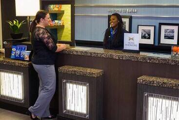 هتل Hampton Inn & Suites Tulsa/central
