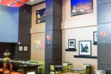 هتل Hampton Inn & Suites Tulsa/central