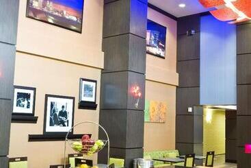 هتل Hampton Inn & Suites Tulsa/central