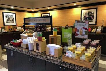 هتل Hampton Inn & Suites Tulsa/central