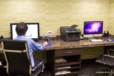 هتل Hampton Inn & Suites Tulsa/central