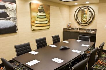 هتل Hampton Inn & Suites Tulsa/central