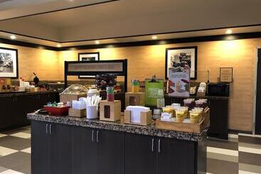 هتل Hampton Inn & Suites Tulsa/central