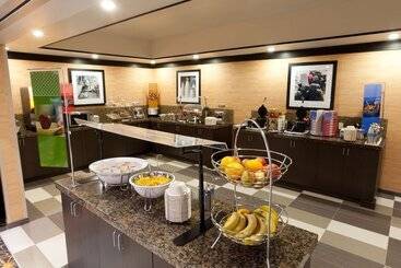 هتل Hampton Inn & Suites Tulsa/central