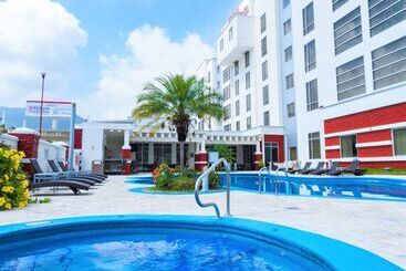 هتل Hilton Garden Inn Tuxtla Gutierrez