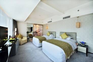 هتل Luxemon Xinjiang Hongfu