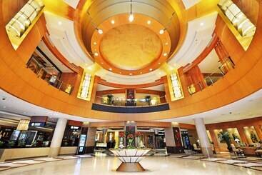 هتل Luxemon Xinjiang Hongfu