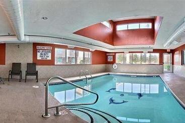 هتل Magnolia Inn And Suites Pooler