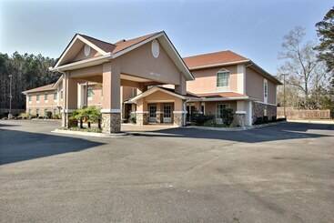 هتل Magnolia Inn And Suites Pooler