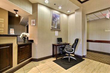 هتل Magnolia Inn And Suites Pooler