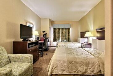 בית מלון כפרי Magnolia Inn And Suites Pooler