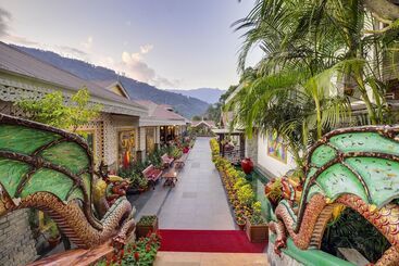 هتل Mayfair Spa Resort & Casino