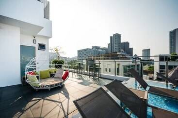 هتل Mercure Singapore Tyrwhitt