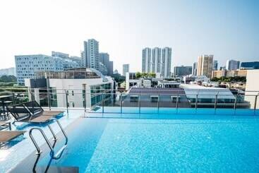 هتل Mercure Singapore Tyrwhitt