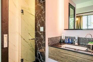 هتل Mercure Singapore Tyrwhitt