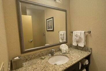 Radisson Hotel Freehold