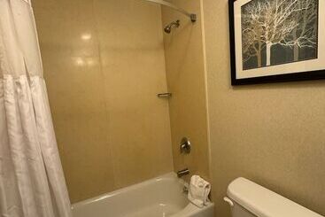 Radisson Hotel Freehold