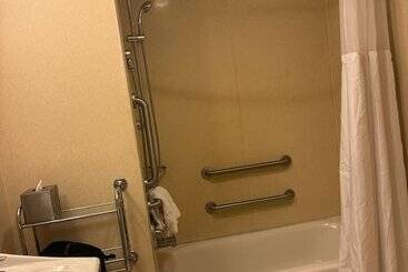 Radisson Hotel Freehold