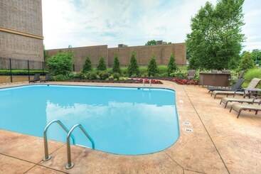 Radisson Hotel Freehold