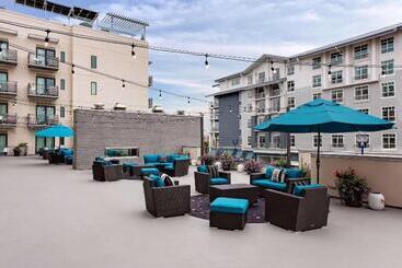 هتل Springhill Suites By Marriott Oceanside Beach