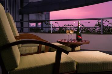 هتل Taj Wellington Mews