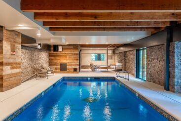 هتل The Incline Lodge