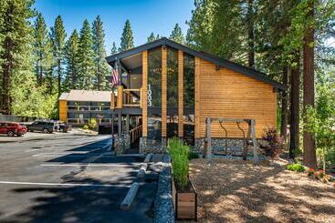 هتل The Incline Lodge