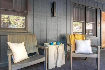 هتل The Incline Lodge