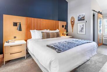 هتل The Incline Lodge