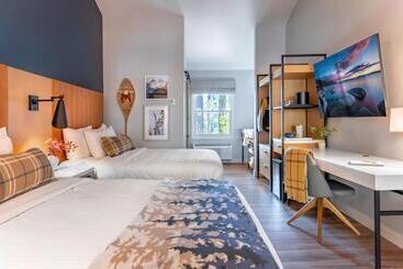 هتل The Incline Lodge