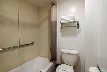 Motel 6 Monterey Park